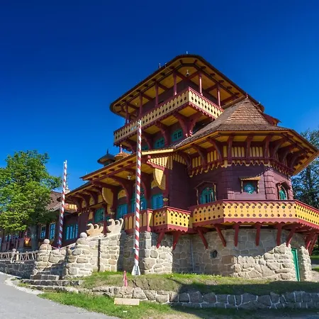 Libusin & Mamenka Narodni Kulturni Pamatky 4*