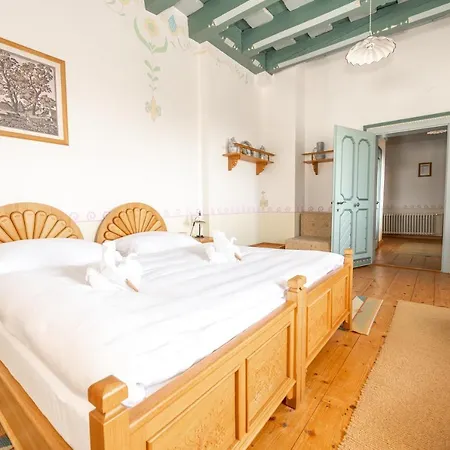 Libusin & Mamenka Narodni Kulturni Pamatky