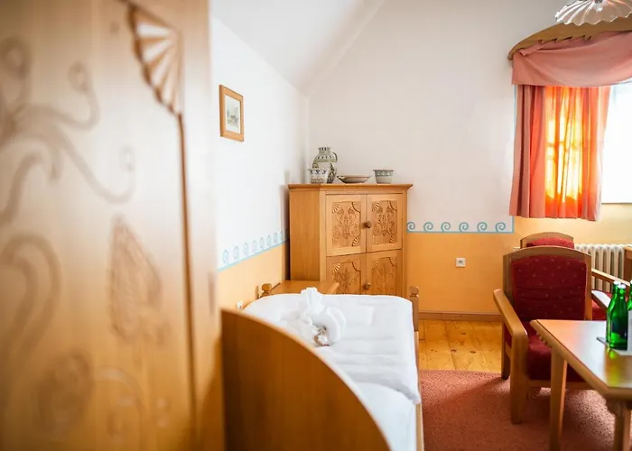 Aparthotel Libušín&maměnka Národní Kulturní Památky
