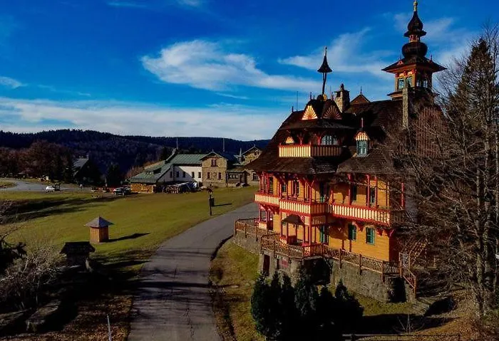 Libusin & Mamenka Narodni Kulturni Pamatky Aparthotel